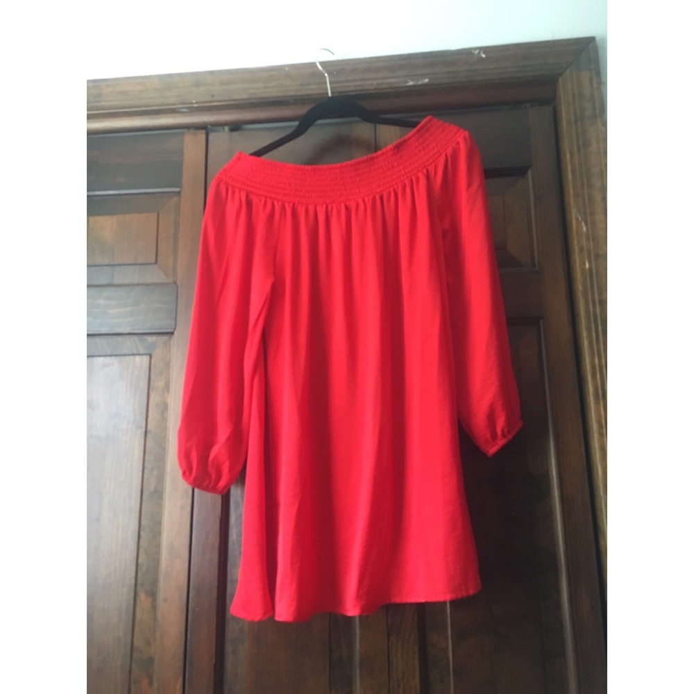 Off-shoulder red dress Forever 21